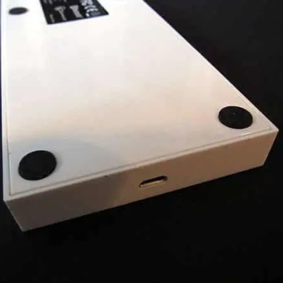 Moshi Moshi 3 David Turpin Mobile Phone Headset and Base - Picture 7 of 7